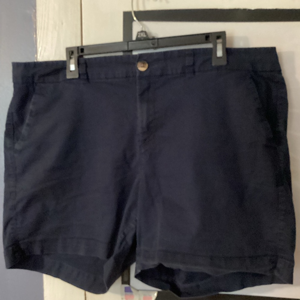 Women’s mid rise shorts